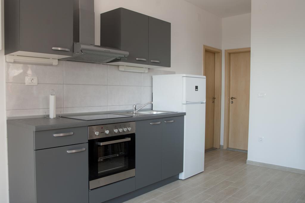 Apartment Perun Podstrana Esterno foto