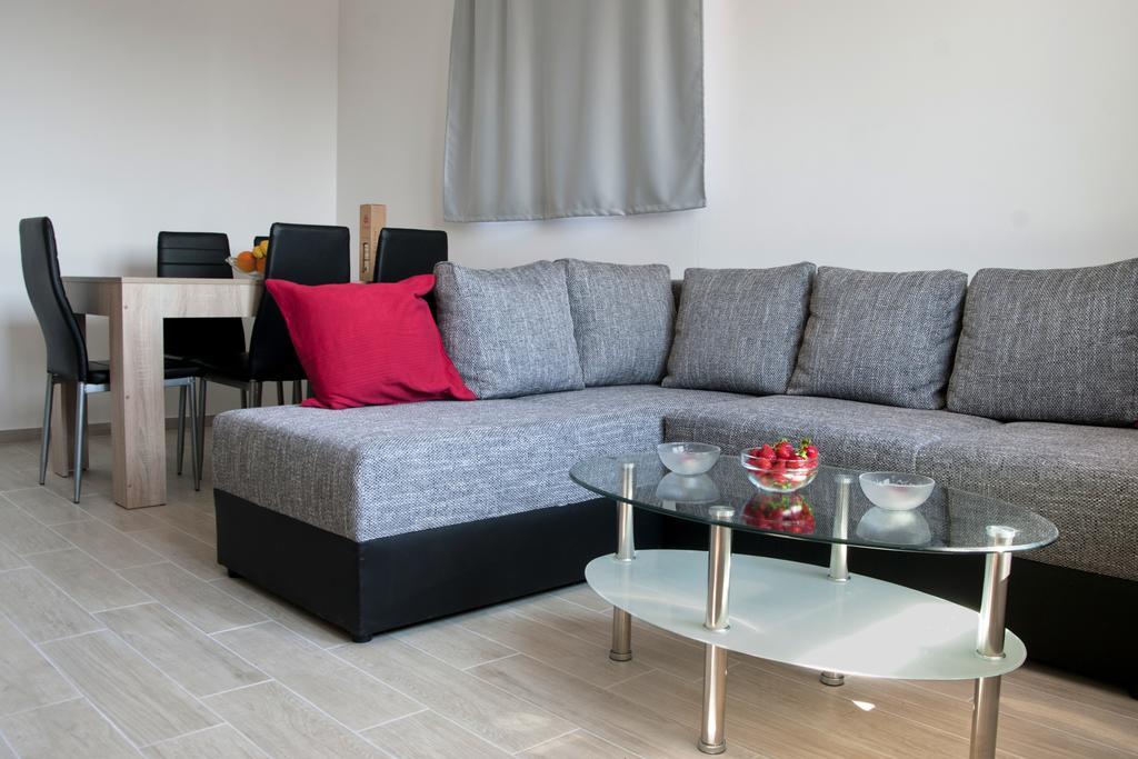 Apartment Perun Podstrana Esterno foto